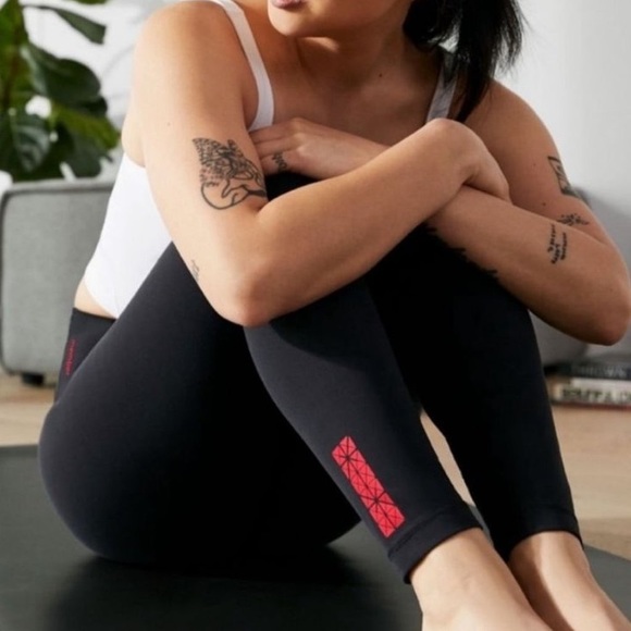 Lululemon Membership Align High Rise Pant 25" size 2 Black BLK - Picture 2 of 6